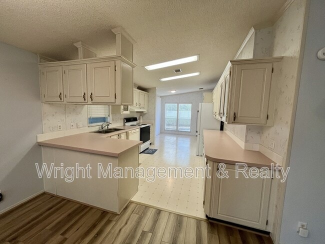 Photo - 10614 Hayden Ave