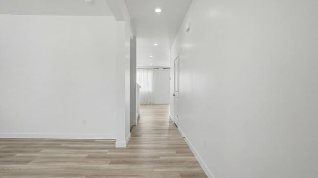Photo - Stylish 4 Bed Home in Saratoga Springs with Open Layout & Big Backyard!!