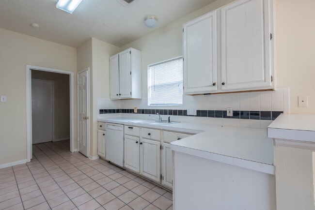 Photo - 17030 Macleish Dr