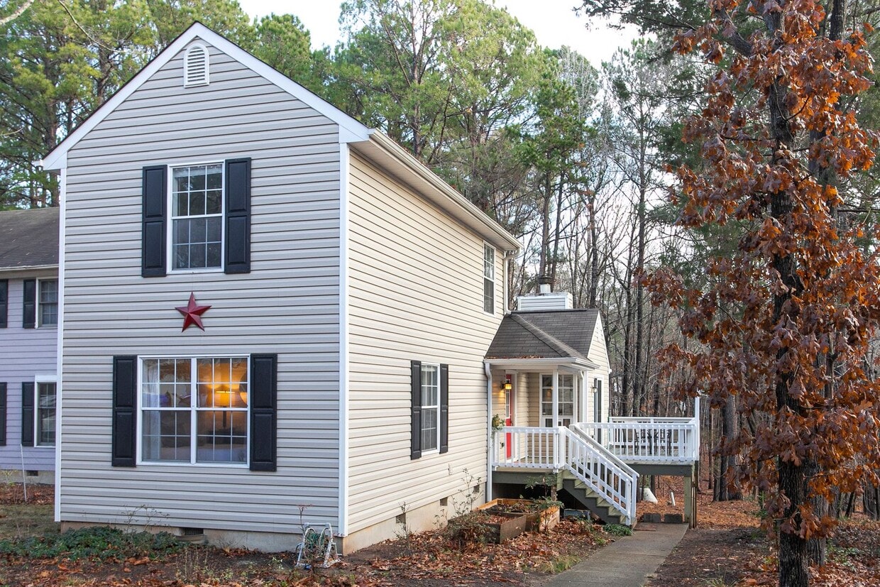 Fabulous Centrally Located 3 Bedroom Chape... - Fabulous Centrally Located 3 Bedroom Chape...