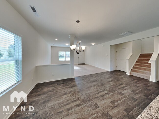 Photo - 2015 Creeks Landing Dr