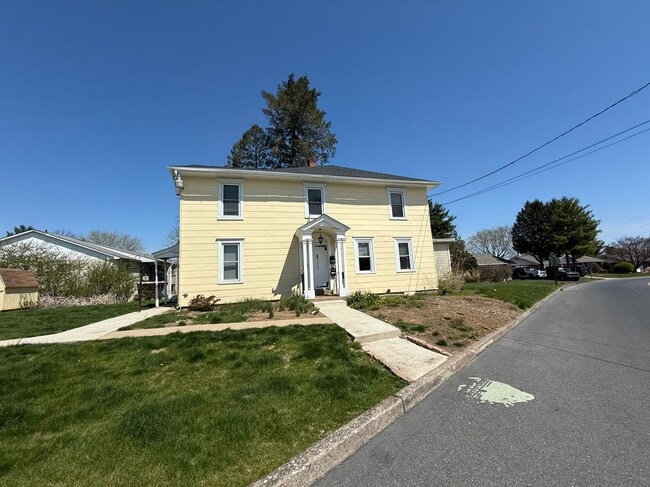 Building Photo - 1333 Overlook Rd