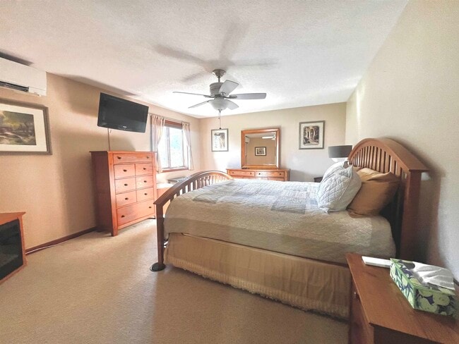Photo - 155 Dorr Dr