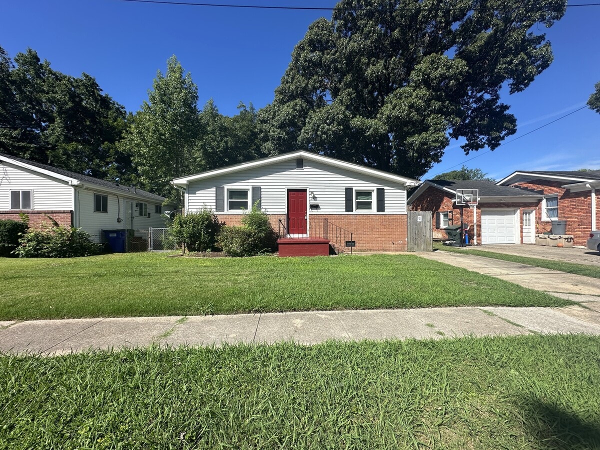 Photo - 2425 Juniper St