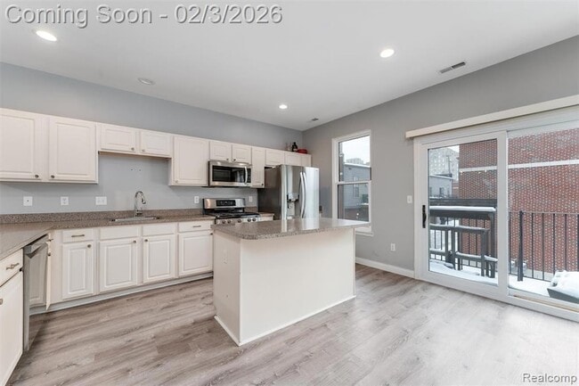 Photo - 7609 Woodward Ave