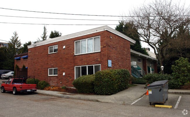 3605 Apartments