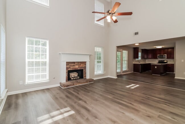 Photo - 6640 Delaware Bend