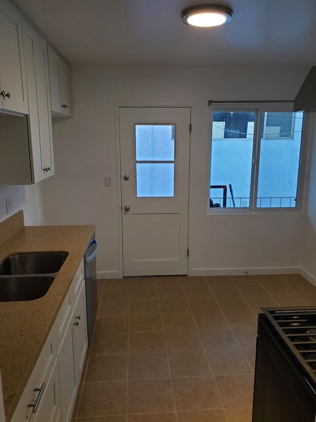 11411-13 1/2 WASHINGTON PL