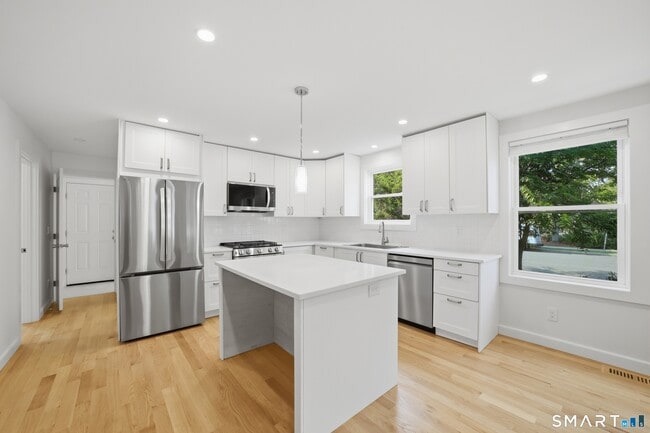 Building Photo - 68 Gregory Blvd Unit 1