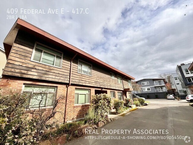 Building Photo - Charming Top-Floor 2-Bedroom Corner Unit 417.C Rental