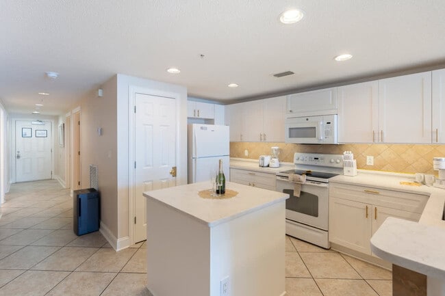 Photo - 10811 Front Beach Rd Unidad FL16-ID1354928P