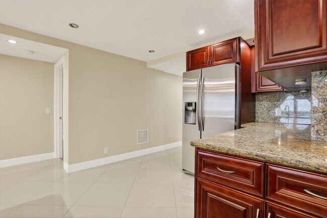 Photo - 3499 Oaks Way Unit 909