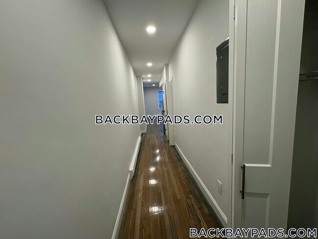 529 Beacon St Unit 1