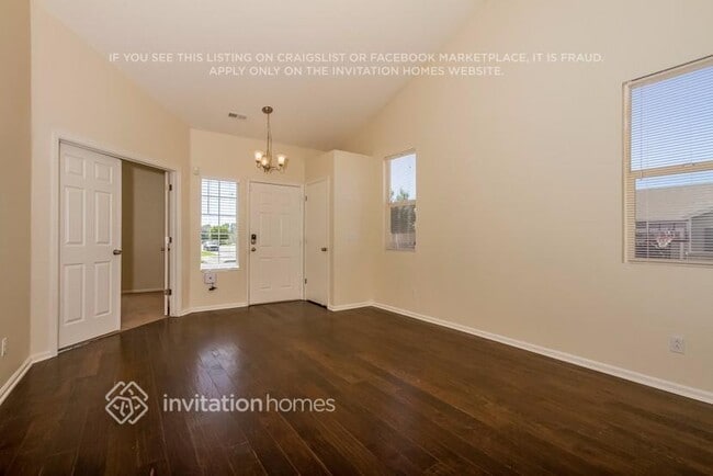 Photo - 1044 Clogger Ln