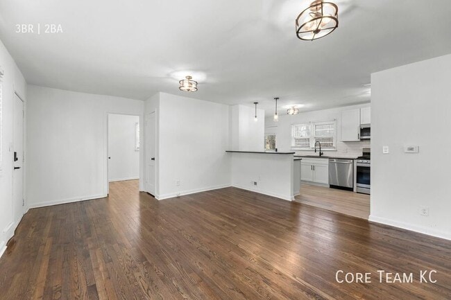 Photo - 3906 Booth St