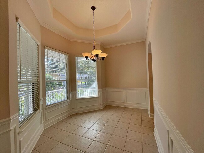 Photo - 157 W Village Dr