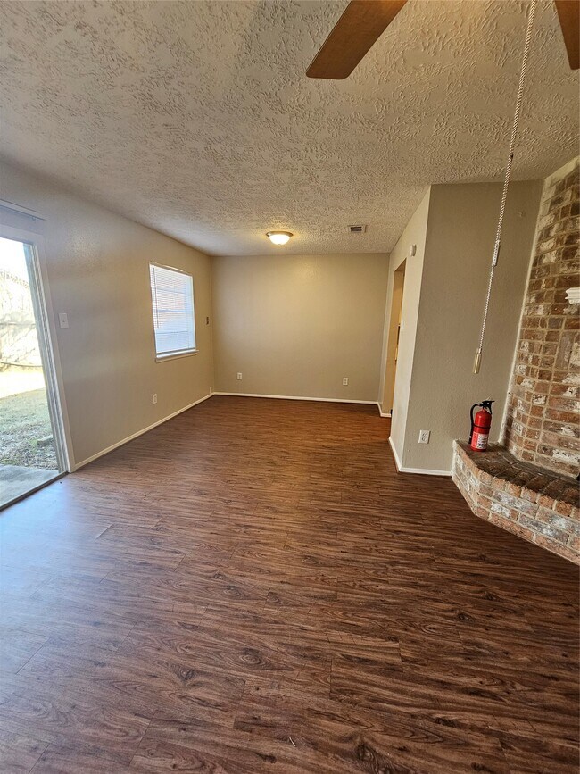 Photo - 2714 Lower Valley Dr