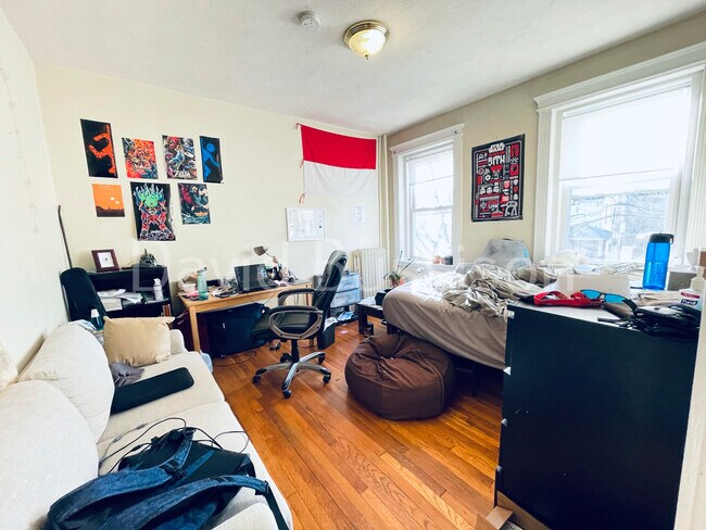 Photo - 75 Chester St