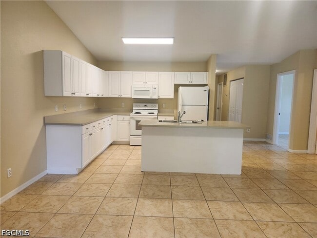 Photo - 415 NE 25th Ave