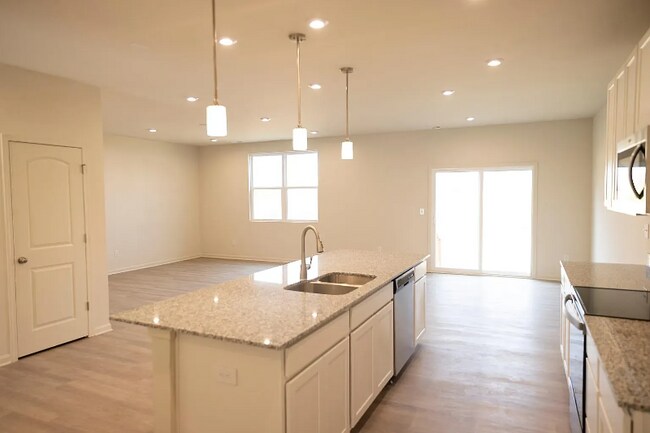 Photo - 5005 Aiken Back Ln