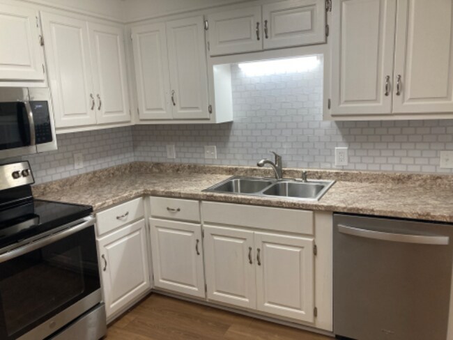 Photo - 610 Oak Pointe Ct