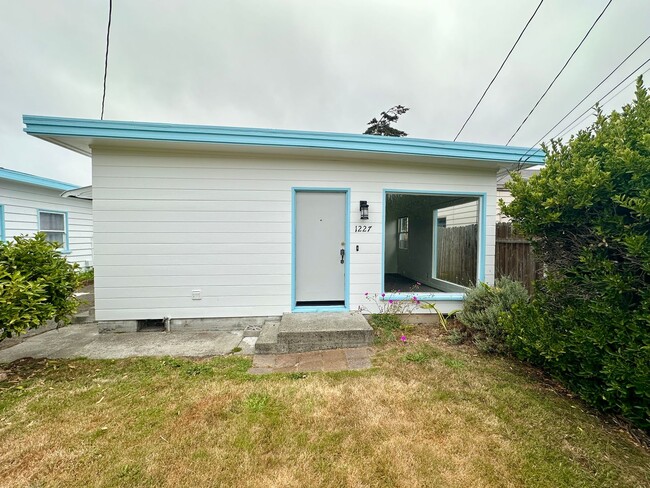 Building Photo - 1225 K St Unit 1227 K St