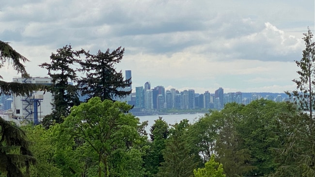 Building Photo - 747 3rd St E Unit 407