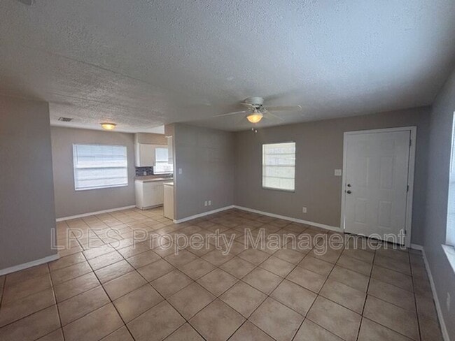 Photo - 2437 Chase Ave