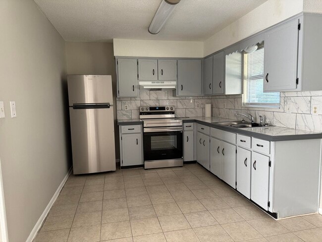 Photo - 298 Cross Dr