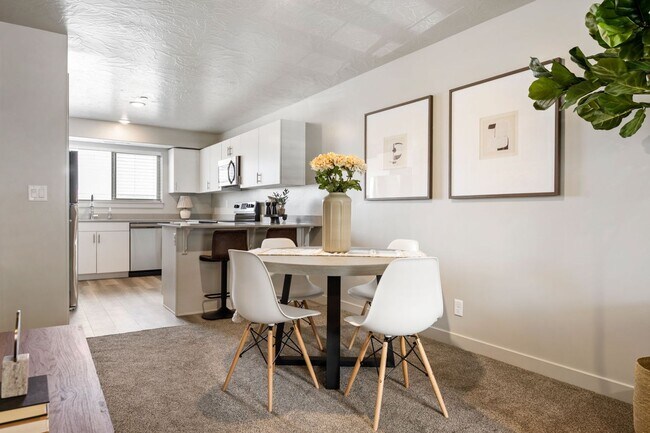 Building Photo - 2 Bed 1 Bath in Washington! Unit A102 Rental