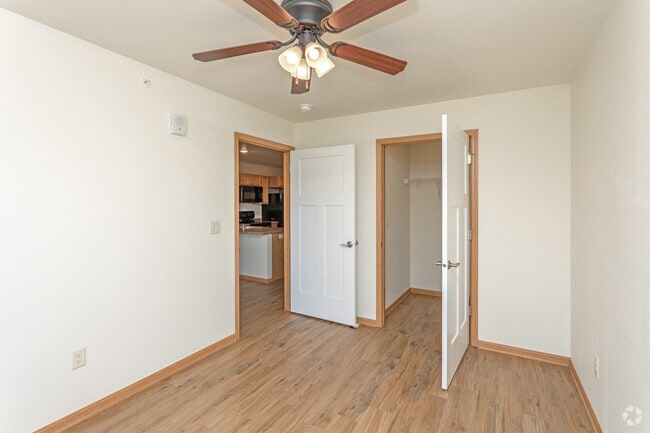 1BR, 1BA - 561 - 690SF