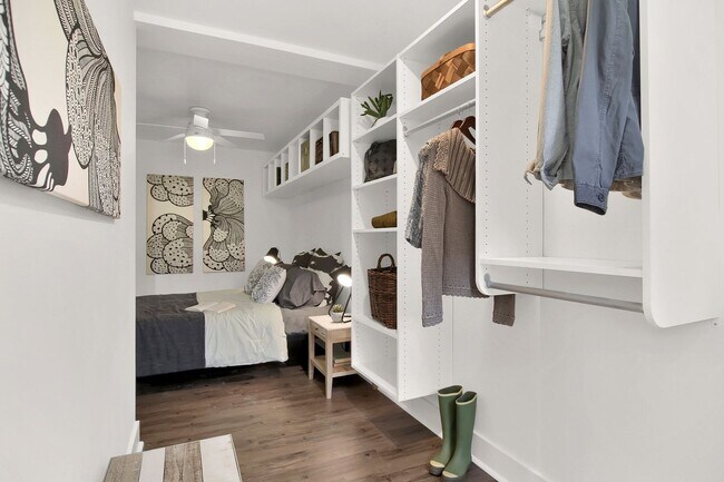 Photo - Slick Southampton Studio Unit 07-827