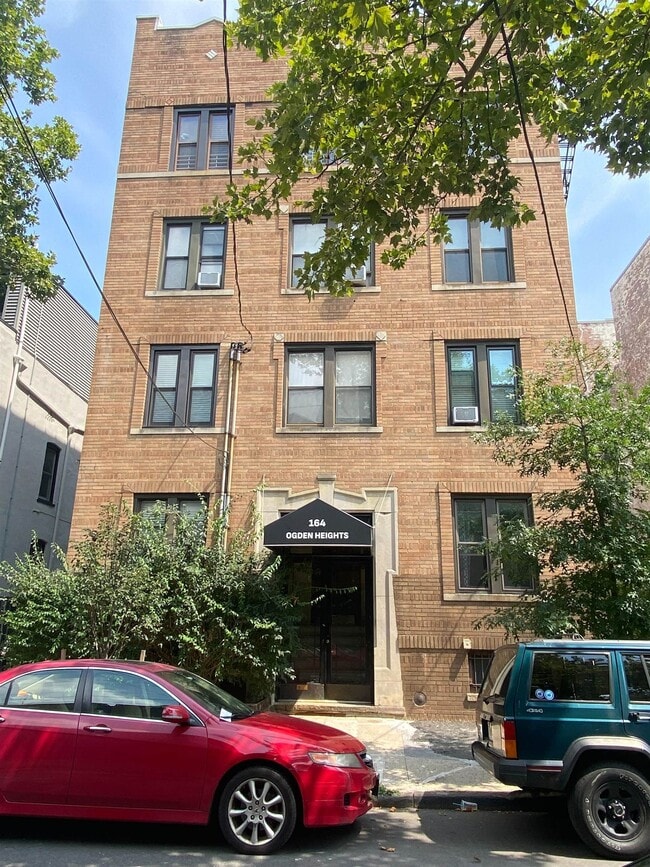 Building Photo - 164 Ogden Ave. Unit 102