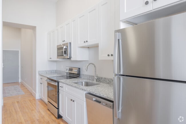 1 BR, 1 BA - 500 SF
