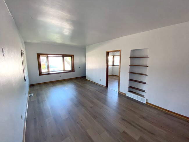 Building Photo - 3633 E Carpenter Ave Unit 1