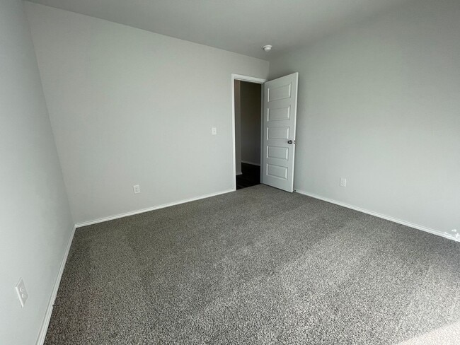 Photo - New Neighborhood Home - Edmond Schools