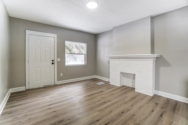 Photo - 1081 S Champion Ave