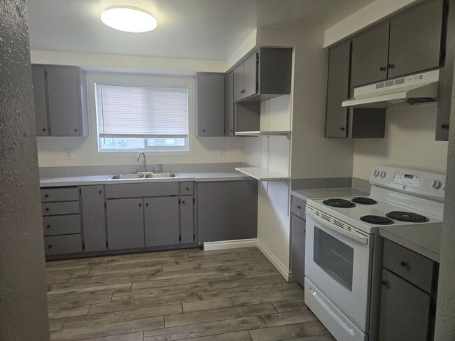 Photo - 2711/2713 N 10th Place Unidad 2711