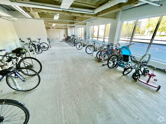 Building Photo - 262 Monsignor Obrien Hwy Unit 306 Rental