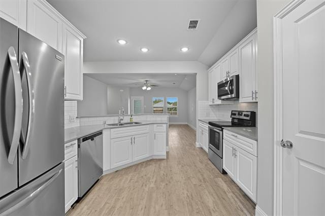 Photo - 3205 Armstrong St