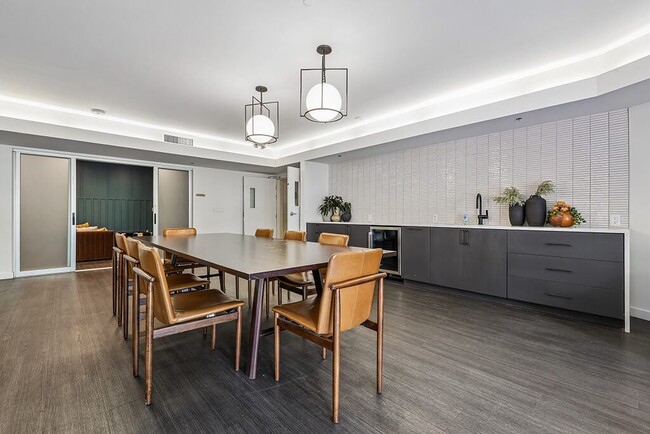 Photo - Riverpark Apartments