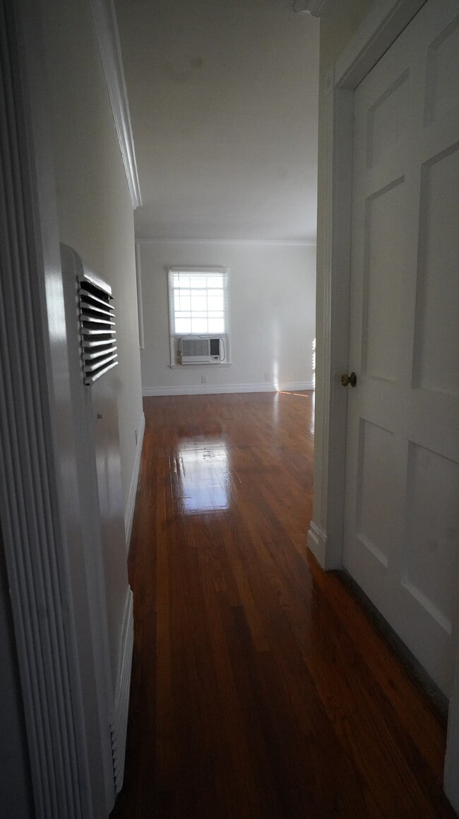 Photo - 5025 Cahuenga Blvd Unit 5025