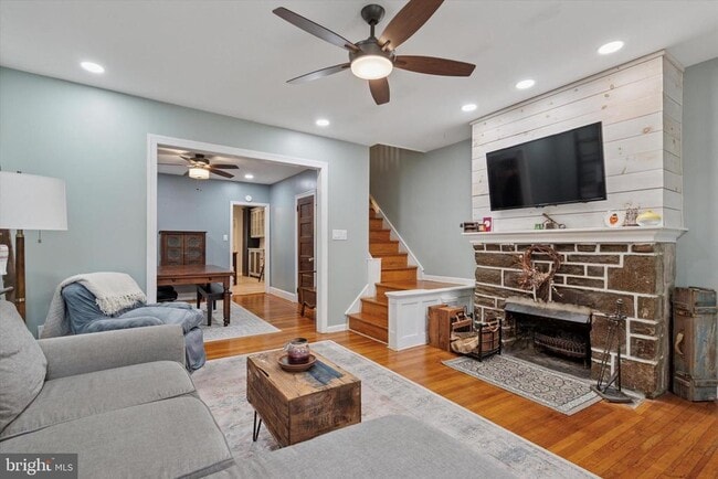 Photo - 7125 Cresheim Rd