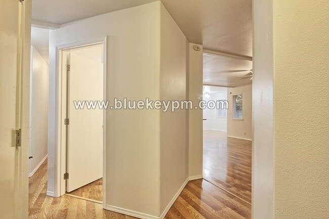 Photo - 5313 NE 66th Ave