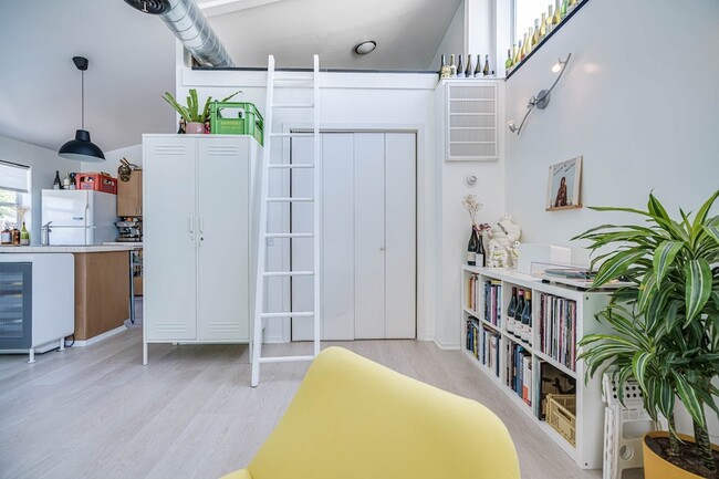 Photo - 1717 Missouri St