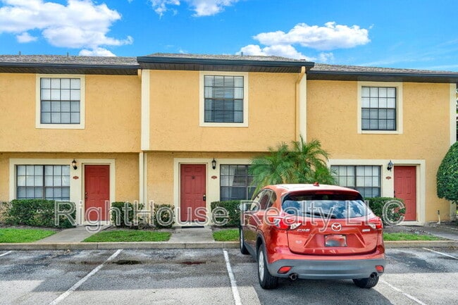 Building Photo - 3267 Forest Oaks Ct Unit Apt 111