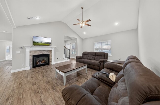 Photo - 584 Quartz Wy