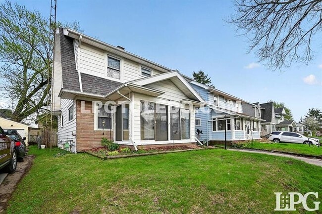 Photo - 4120 Parrakeet Ave