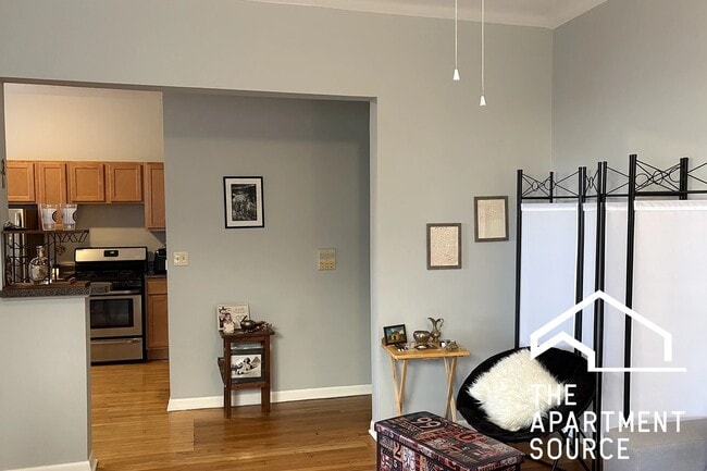 Photo - 917 W Waveland Ave Unit 1C