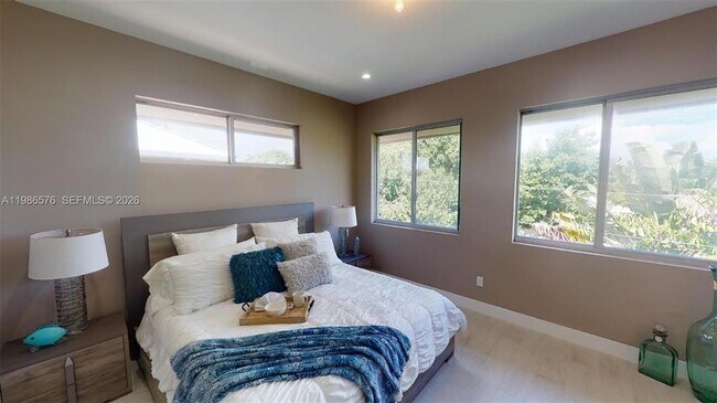 Photo - 626 NE 12th Ave